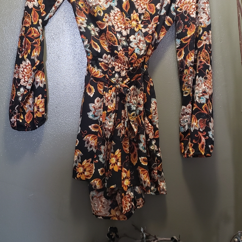 Romper - Picture 2 of 2